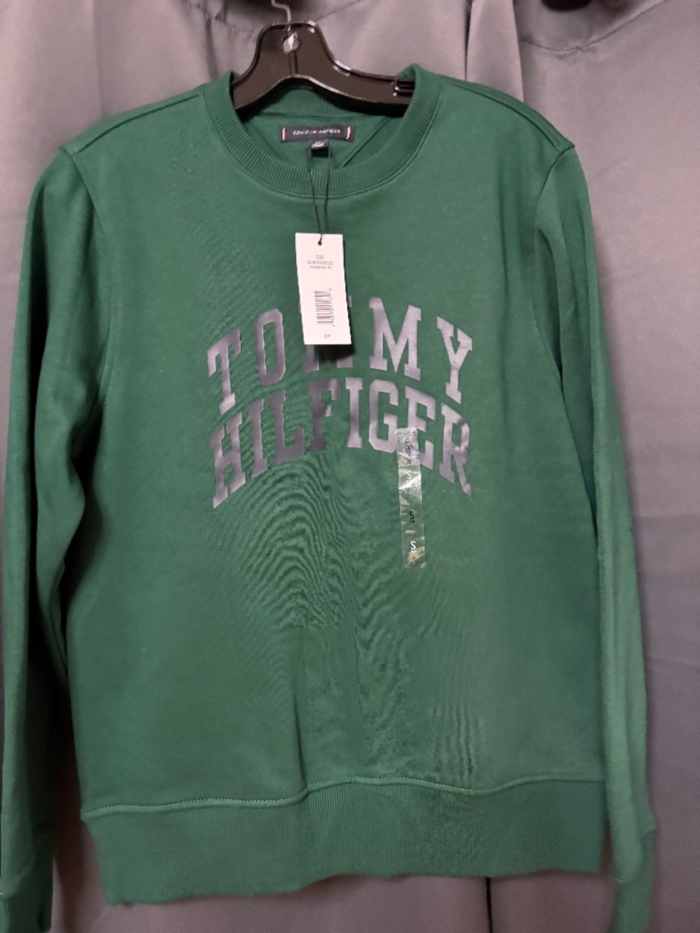 NWT Tommy Hilfiger sweatshirt